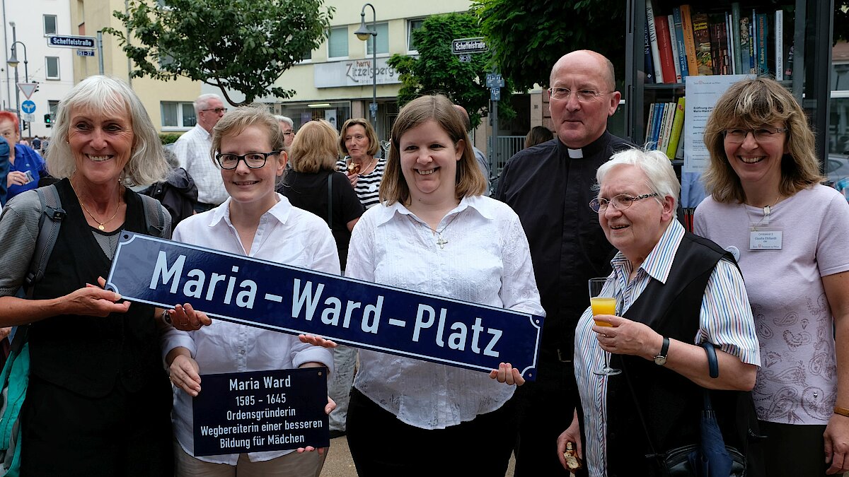 Maria-Ward-Platz in Frankfurt eingeweiht